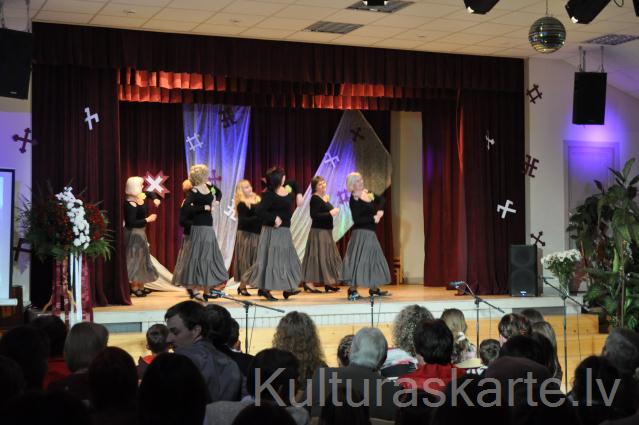 Deju kopa "Junora"valsts vētku pasākumā 17.11.2013.